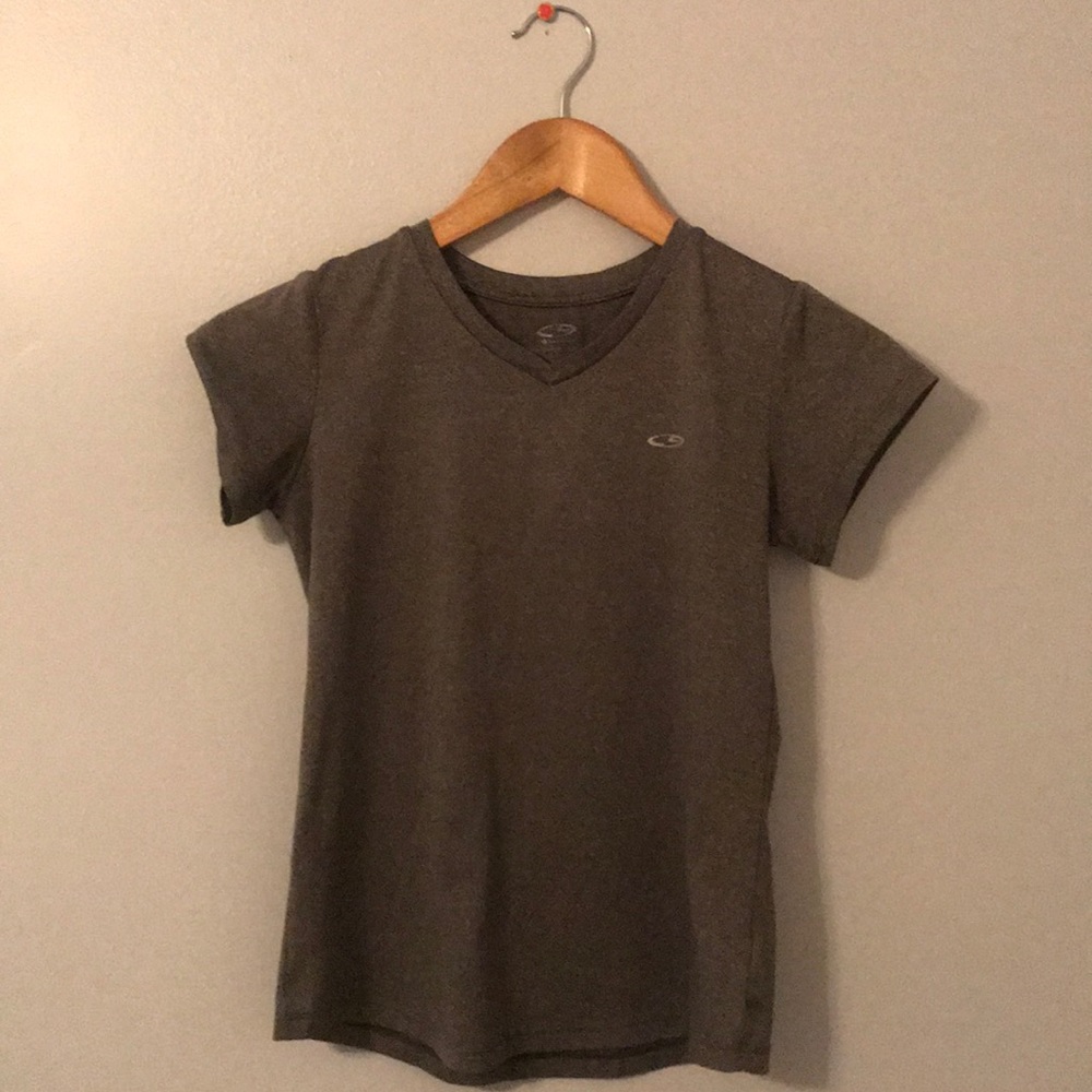 I am selling a girls champion athletic tee